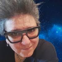 Shelly Duff's Instagram, Twitter & Facebook