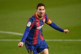 Leo messi's footballing career started in 1995 at newell's old boys, where he played until the year 2000. Fc Barcelona Lionel Messi Holt Cristiano Ronaldo Ein