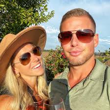 Why is the Dahlonega Moe's closing suddenly?