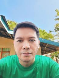 Memories of childhood wonder and family warmth