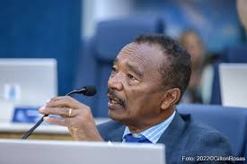 A cada 10 minutos nascem seis prematuros no Brasil" , alerta Dr. Manuel  Marcos — Câmara Municipal de Aracaju