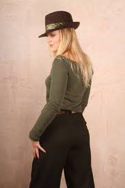 Kamu is the new collection by fap ceramiche, one of the leading companies in the ceramic sector: Kamu Fitted Wide Leg Trousers Crepe Wool Olive Green Haruka