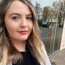 Carol Emer's Instagram, Twitter & Facebook