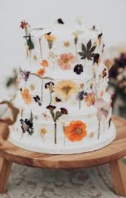 Way back in the day, i used edible flowers all the time. 10 Edible Flower Wedding Cakes Pressed Flower Cake Ideas 2021