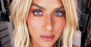 Her mother deborah ewbank is of scottish descent and her father roberto baldacconi has italian roots.4. Giovanna Ewbank Net Worth 2021 Height Age Bio Dating Wiki