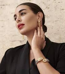 ياسمين صبري أنيقة بمجوهرات كارتييه. Ø³Ø§Ø¹Ø§Øª ÙŠØ§Ø³Ù…ÙŠÙ† ØµØ¨Ø±ÙŠ Ø£Ù†Ø§Ù‚Ø© ÙˆØ£Ø³Ø¹Ø§Ø± Ø¨Ø§Ù‡Ø¸Ø© Ellearabia