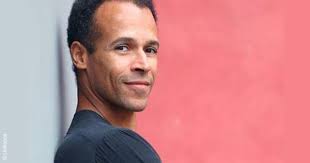 Eric Vu's Instagram, Twitter & Facebook