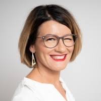 3900+ profiluri „Ângela ...”