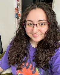 Sara Helm's Instagram, Twitter & Facebook