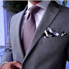 Elegir el traje 2 2ª norma: Como Combinar Un Traje Gris De Hombre Con Elegancia Asesor De Imagen Y Comunicacion