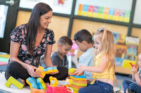 Qual a importância do "brincar" durante o processo de ensino-aprendizagem?  | Blog ETAPA Público