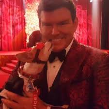 The Sunglasses-Wearing Chihuahua Making Sick Kids Smile // Stories // We  Are ND // University of Notre Dame