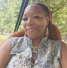 Help me wish my cousin Carolyn Ferguson a very Happy Birthday. God bless  you lil cuz... I love you and I am proud of you ❤️