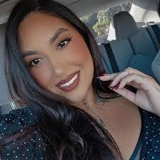 Deanna Nixon's Instagram, Twitter & Facebook