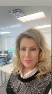 Tamara Kerr's Instagram, Twitter & Facebook