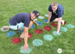 El laberinto de hilo de la primera imagen es genial, y se puede hacer tanto en los adolescentes pueden disfrutar de jugar al aire libre, tanto como los niños más pequeños. Juegos Para Pre Adolescentes Al Aire Libre Juegos Al Musica Despejado