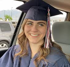 Alicia Perri's Instagram, Twitter & Facebook