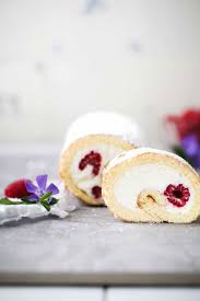 Einfache Biskuitrolle Mit Himbeere Quarkfullung Rezept Kaffee Und Kuchen Kuchen Und Torten Rezepte Himbeer Quark Kuchen
