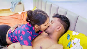 Bharti Jha boobs pressed-ulluuncut.in