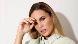 Quién es Raquel Arias, finalista de Miss Universo, presentadora  polifacética y ya ganadora de un 'reality'