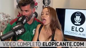 Nikki jovencita caliente se traga la crema en el cuarto picante de Elo  Podcast