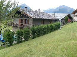 Lo skyway, una funivia panoramica davvero. Appartamenti 5 Laghi Saint Pierre Valle D Aosta