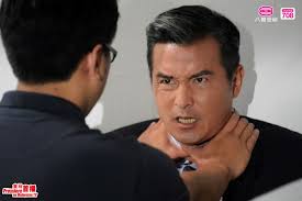 8TV 八度空间- 他人生的一大转变，难道真的是因为命盘被摆在一起那么简单吗？ 八度空间每逢星期一至四，晚上9点30分，为你献上的《入侵者》 ！  #八度空间#