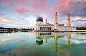 Get complete information including history, pictures, best time to visit, recommended hours built on a land cover of 2.47 acre, the kota kinabula city mosque stands at the second position after state mosque in sembulan. What To Do In Kota Kinabalu And Tunku Abdul Rahman National Park