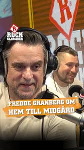 Janne Innanfors hetsiga midsommarfirande med Hagge från Self Deception. 🤣  Kan du samla ihop mer poäng än Hagge på 15 sekunder?