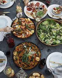 Delicious recipes and menu ideas for dinner parties for friends and family. I 39 Ve Cracked The Code When It Comes To Feeding A Crowd Without Slaving Over The Stove A Fall Dinner Party Menu Vegetarian Dinner Party Dinner Party Recipes