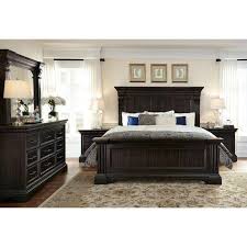 Your master bedroom is a place for a peaceful retreat, so it's important to choose furniture you love. Modern Master Bedroom Furniture Set Novocom Top