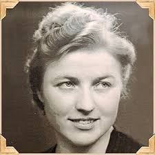 Motherland: Beyond the Holocaust: A Mother-Daughter Journey to Reclaim the  Past: Chapman, Fern Schumer: 9780140286236: Amazon.com: Books