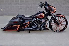 Pin By Mark On Harley Davidson Street Glide Harley Harley Davidson Breakout Custom Harley Bikes