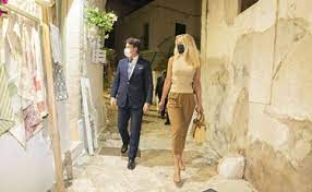 Chi è olivia paladino, la fidanzata del presidente del consiglio giuseppe conte. Giuseppe Conte E Olivia Paladino Paparazzati Insieme Sconcertante Come Si Conciato L Ex Premier Ma Davvero Libero Quotidiano