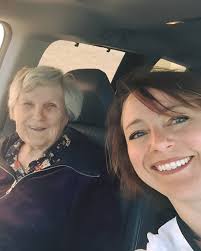 Walmart delivery man shows kindness to customer