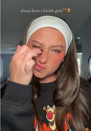 I always have to finish my makeup with some cutie little freckles 🫶🧸...