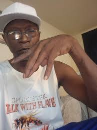 Veronica Saul's Instagram, Twitter & Facebook