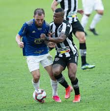 # o fluminense jogava pelo empate para se classificar pouco acionados, os meias nenê e andrezinho quase não participavam do jogo e isso prejudicava as ações ofensivas da equipe dirigida por jorginho. Com 3 De Chay E 2 De Moreno Bota E Cruzeiro Empatam Em Jogo De Seis Gols 10 07 2021 Uol Esporte