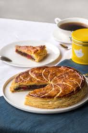 Galette Des Rois Chocolat Et Framboises Empreinte Sucree Galette Des Rois Chocolat Galette Des Rois Galette