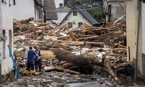 Flooding in 2002 killed 21 people in eastern germany and more than 100 across the wider central european region. Mzg80ofb0ybyam