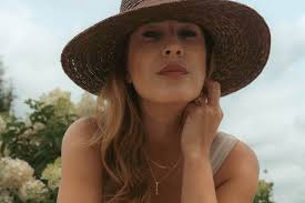 Ashley Lauren Collection