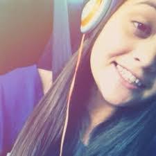 Gabrielle Vickers's Instagram, Twitter & Facebook