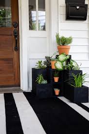 3 Simple And Innovative Cinderblock Projects Big Planters Plant Stands Outdoor Cinder Block Garden