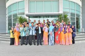 Pejabat setiausaha kerajaan johor, bahagian khidmat pengurusan, aras 1, bangunan dato' jaafar muhammad, kota iskandar, 79503 iskandar menentukan segala urusan hal ehwal pentadbiran, protokol, kewangan, bangunan dan aset dan belanjawan dilaksanakan dengan cekap dan baik. Lawatan Penanda Aras Universiti Teknologi Mara Uitm Ke Jabatan Bendahari