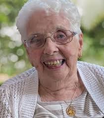 Beryl Yates's Instagram, Twitter & Facebook