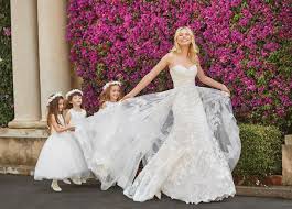 Brautkleid von sincerity in creme.das romantische kleid hat einen reissverschluss am rücken und perlenbesetzte spitze.es macht mit der a linie ei. Brautkleider Von Sincerity Bridal Die Fruhlings Und Sommerkollektion 2019 Hochzeitsblog I Brautsalat
