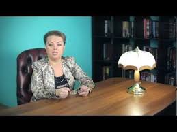 как загадать желание на новый год чтобы оно сбылось Znachenie Svechej Zazhigaya Svechu Opredelennogo Cveta My Menyaem Svoyu Sudbu Youtube Scenes Talk Show