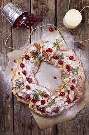 These christmas wreaths are made using corn flakes and cinnamon candies. Christmas Wreath Bread Lovely Christmas Christmasdinner Bread Cherry Bread Christmas Food Cherry Bread Recipe