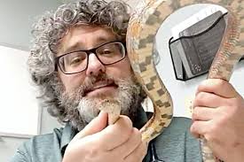 Lower Mainland anti-vaxxers looking for livestock dewormer