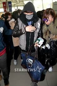 The 10 Hottest K Pop And K Drama Guys In Surgical Masks Infinite Fashion Kpop Guys Guys